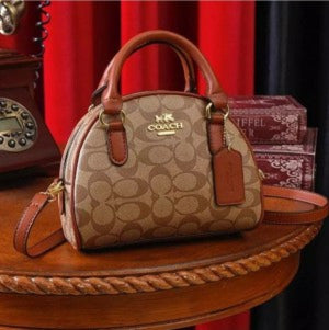 Coachh Georgie Shoulder Bag with Original Folding Box (Scentiq)AV071