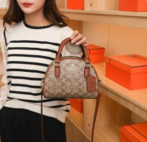 Coachh Georgie Shoulder Bag with Original Folding Box (Scentiq)AV071