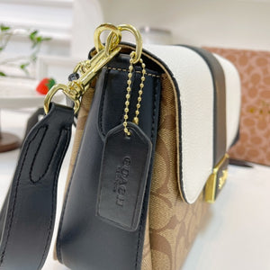 Coachh Baguette Signature Shoulder Bag with Box (Scentiq)AV051