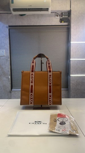 Coachh Tote Purse with Brand Dustbag & Belt (Scentiq)AV113