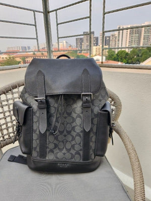 Coachh Hudson Backpack in Blocked Signature Canvas (Scentiq)AV080