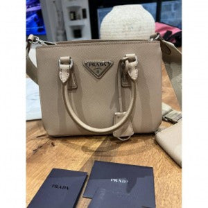 Pradaa Large Galleria Saffiano Leather Bag with Box (Scentiq)AV272