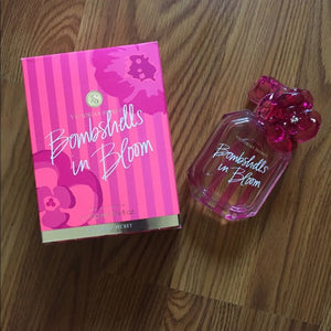 Victoria secrett bombshelll in bloom (SCENTIQ)