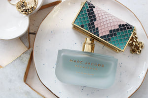 Decadeence Eau so decadent By Marcc Jacobs’s EDP (SCENTIQ)